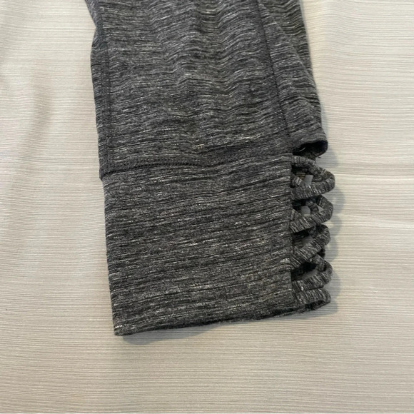 CALVIN KLEIN Womens Grey Cropped Capri Leggings Cut Outs Size Medium - Picture 3 of 9